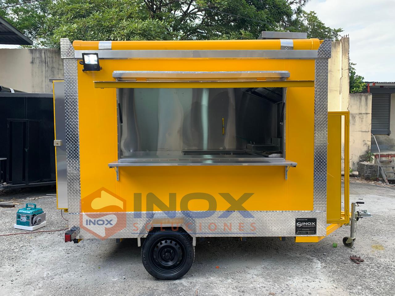 Remolque tipo Food Truck 10x6,4 pies = 3x1,90 mts