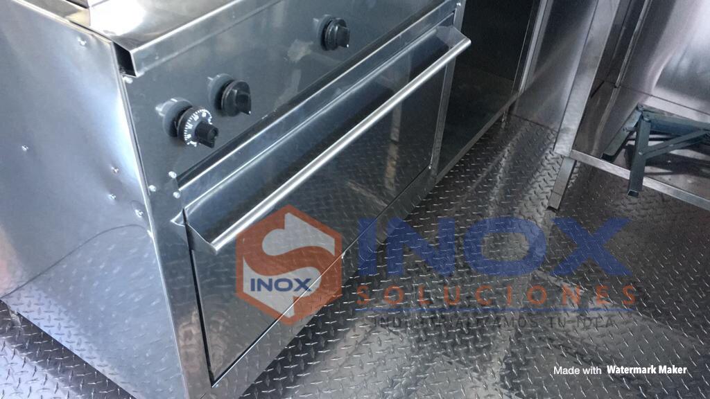 Remolque tipo Food Truck c/ horno 10×6,4 pies = 3×1,90 mts - Imagen 5