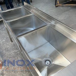 Fregador ó Lavaplatos en acero inoxidable 304/AISI triple tina