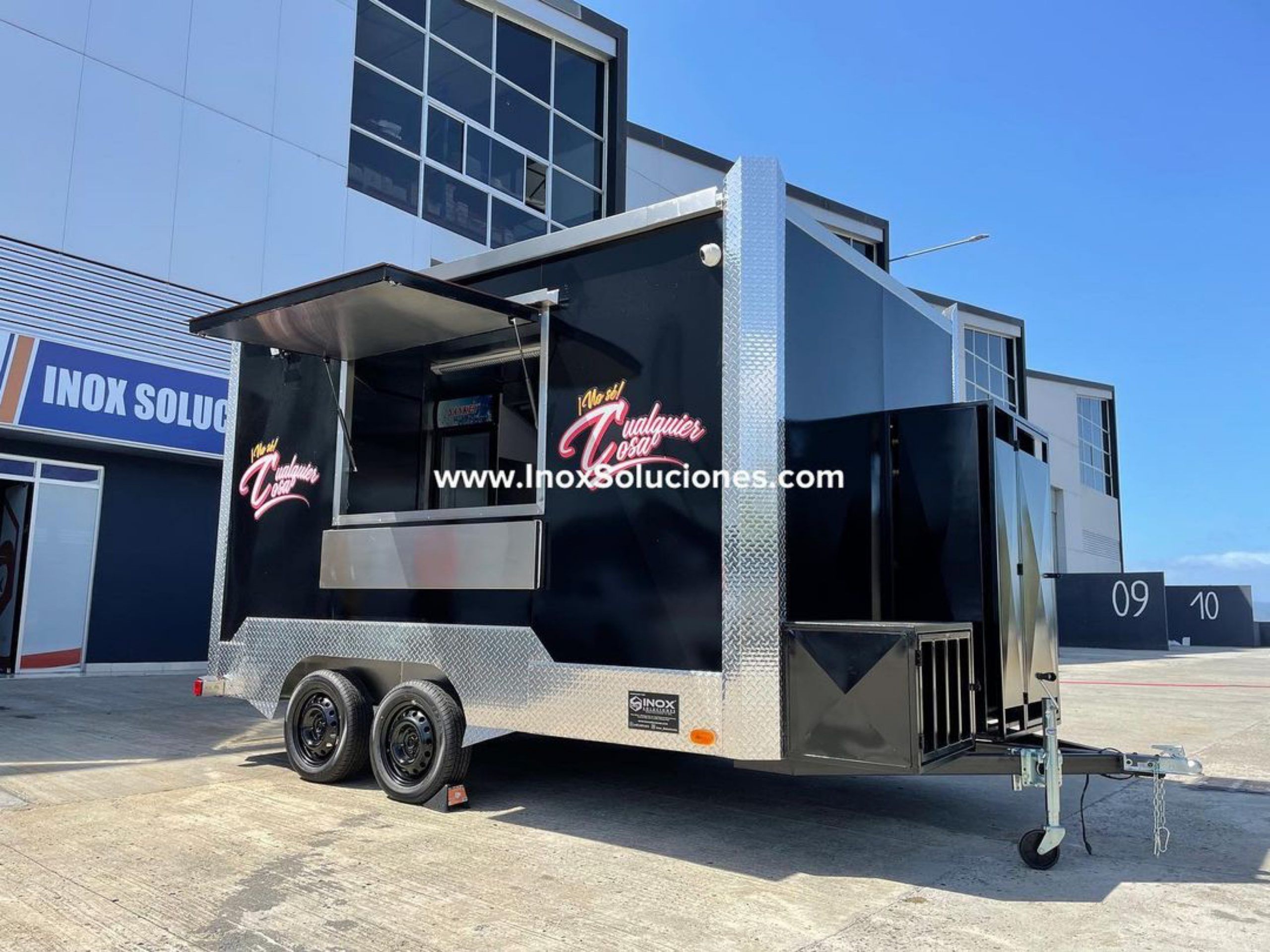 Remolque tipo food truck 12.5 x 8pies = 3.75 x 2.40 mts