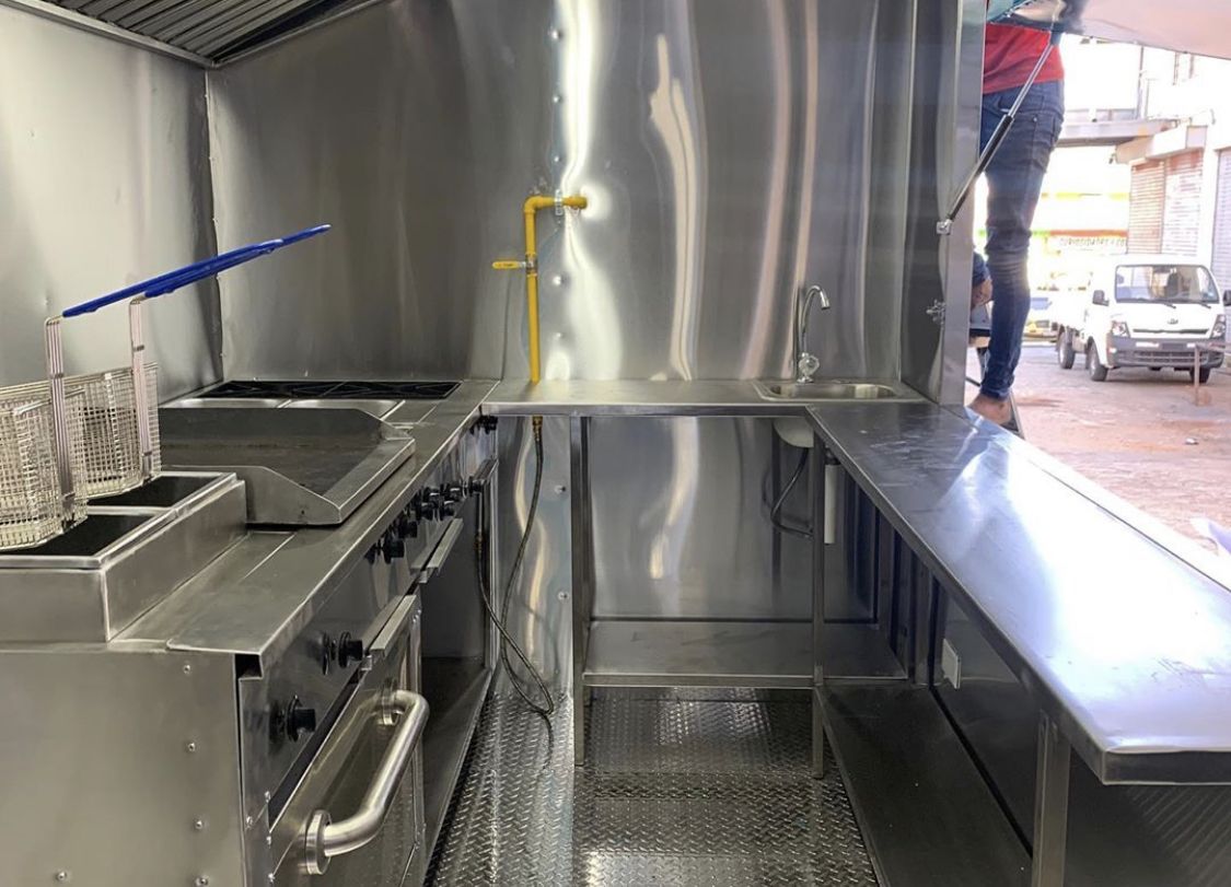 Remolque tipo Food Truck 10x6,4x8 ft. Con horno - Imagen 8