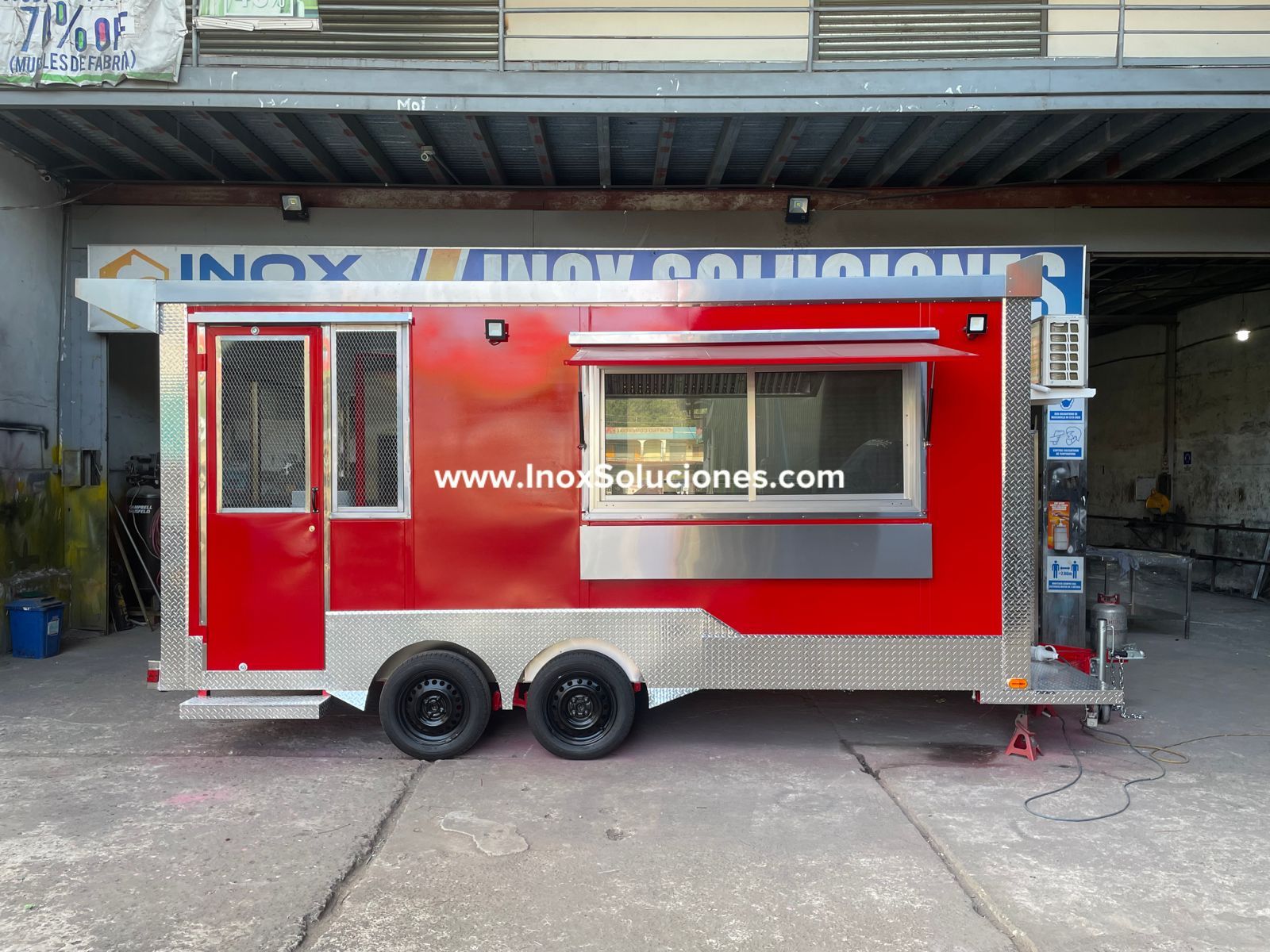 Remolque tipo Food Truck con área para Bbq 16x8 pies - Imagen 3