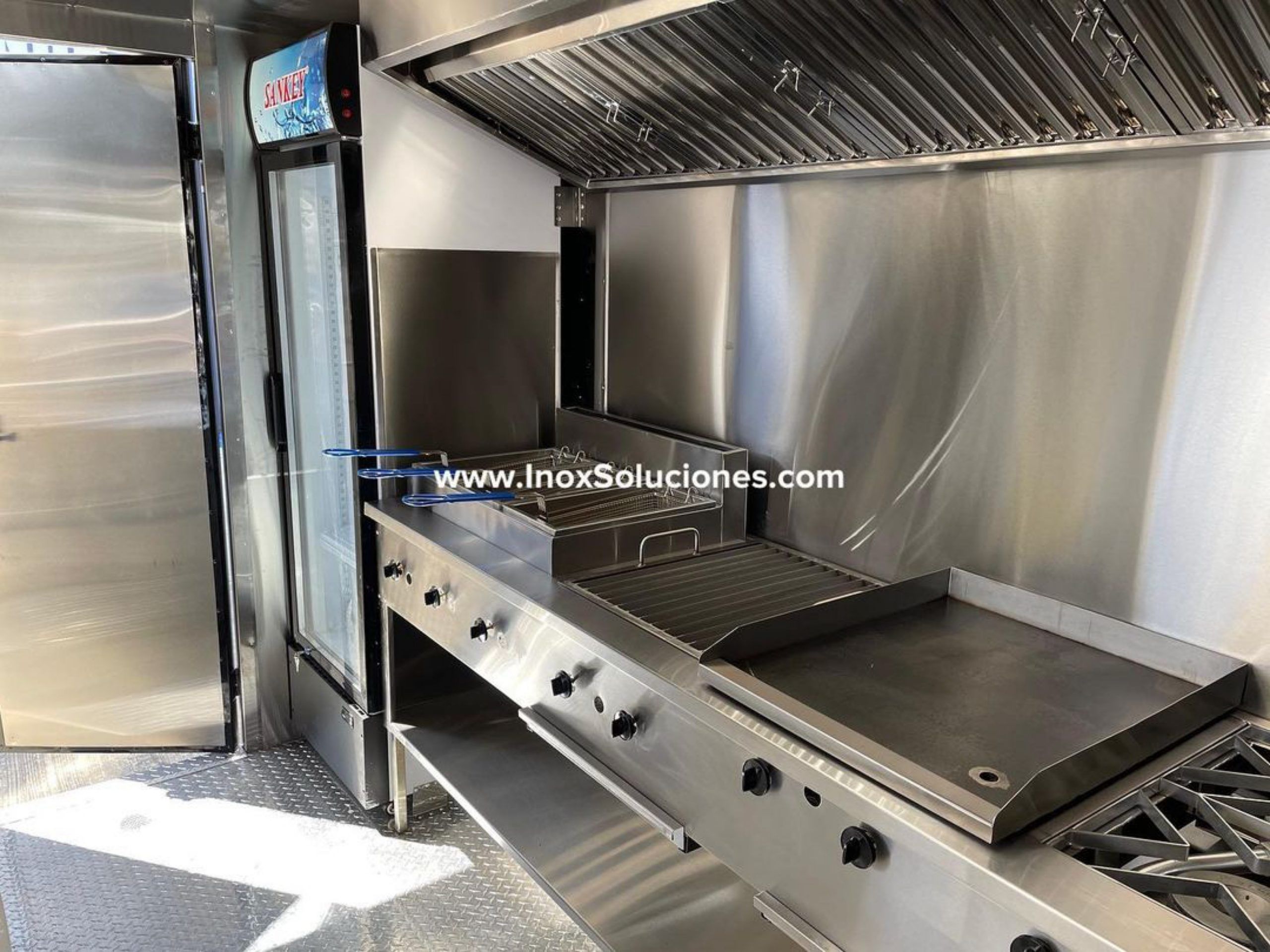 Remolque tipo food truck 12.5 x 8pies = 3.75 x 2.40 mts - Imagen 4