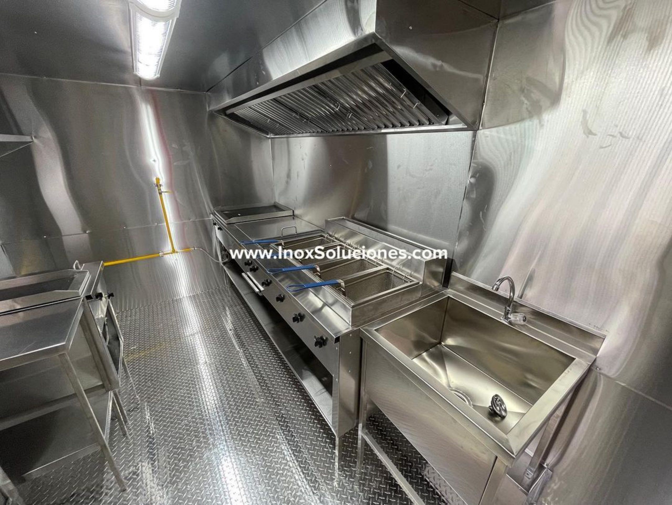 Remolque tipo food truck 12.5 x 8 pies = 3.75 x 2.40 mts - Imagen 3
