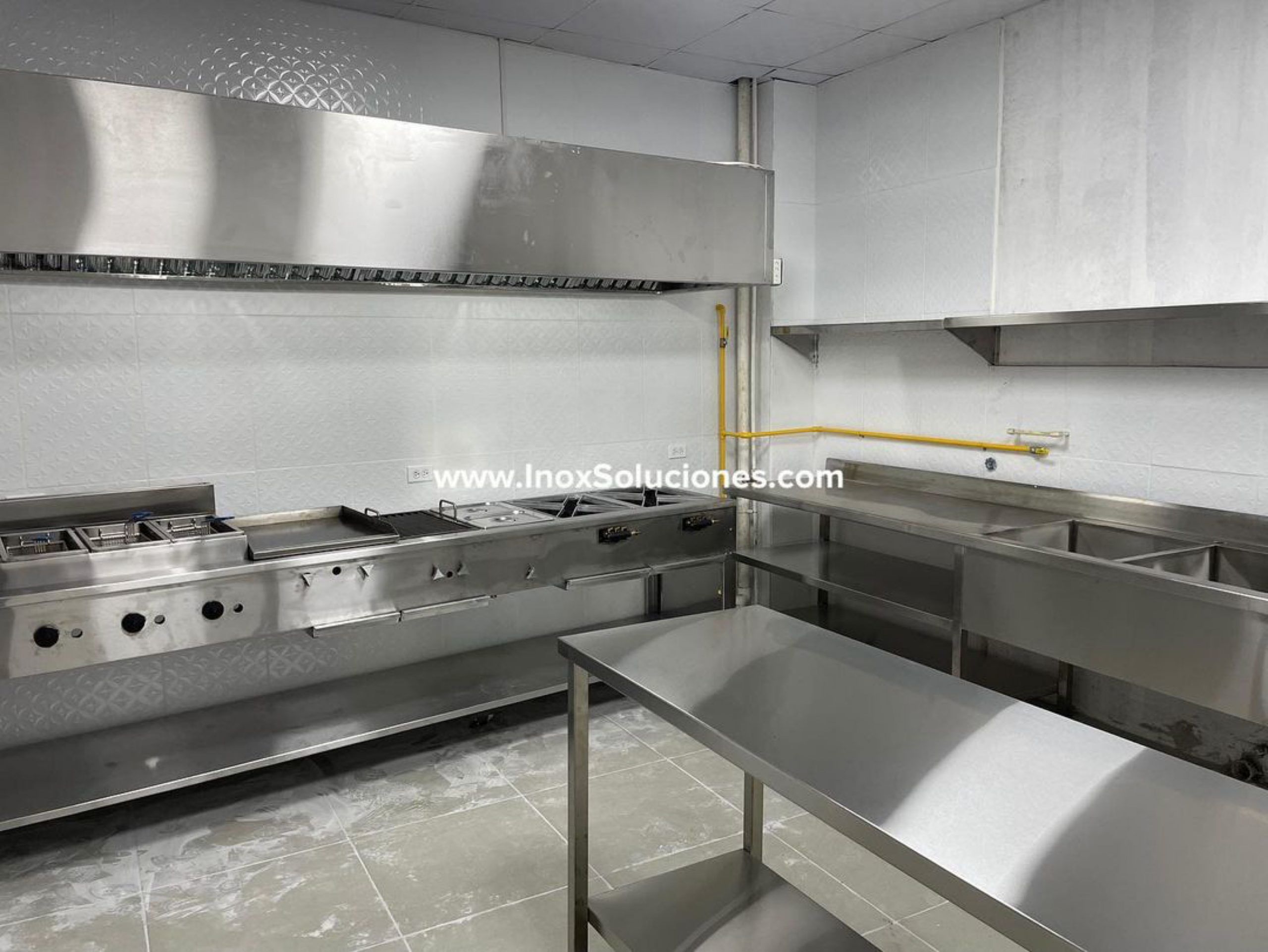 Equipos en acero inoxidable 304/AISI adecuación para restaurantes
