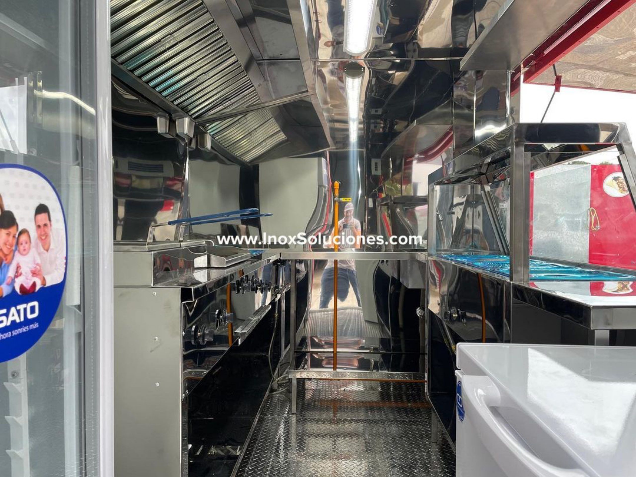 Remolque tipo food truck 10×6.4 pies = 3.00 x 1.90 mts. - Imagen 6