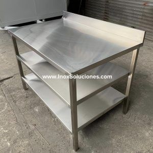 Mesa de trabajo triple paño en acero inoxidable 304 AISI