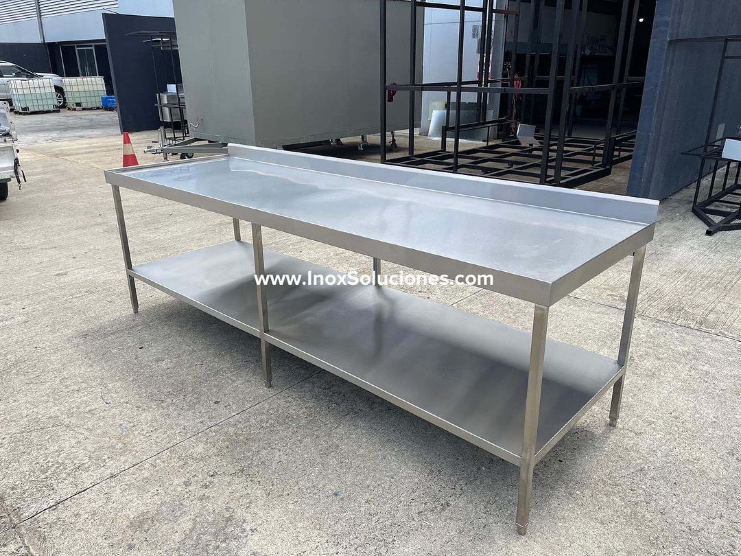 Mesa de trabajo doble paño reforzada en acero inoxidable 304 AISI - Imagen 5
